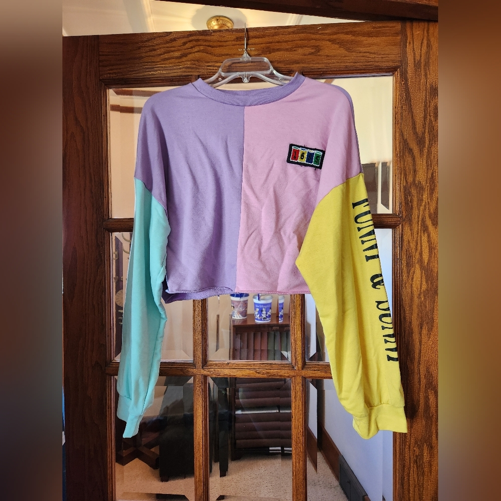 Long sleeve crop top